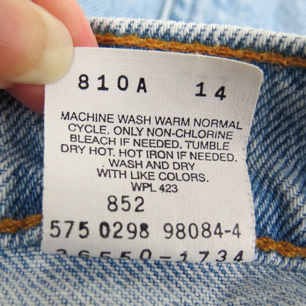 LEVI'S Cutoff Shorts - Picture 9 of 9